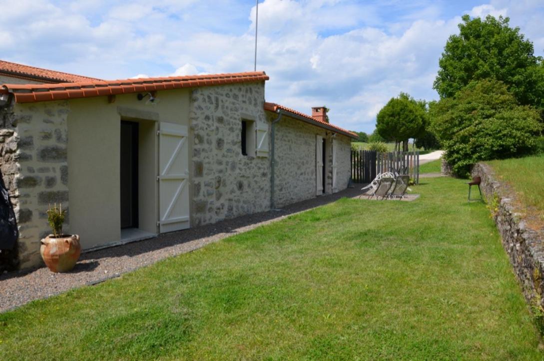 La Remise 4 Etoiles Saint-Hilaire-de-Mortagne Exterior foto