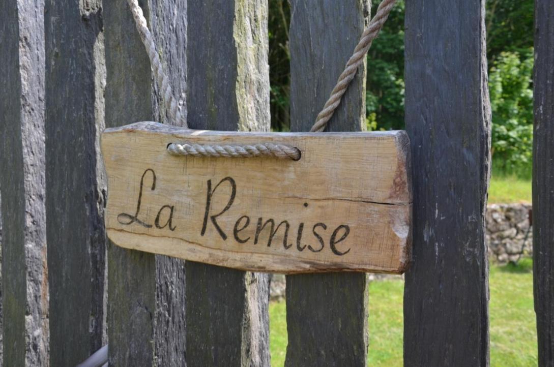 La Remise 4 Etoiles Saint-Hilaire-de-Mortagne Exterior foto